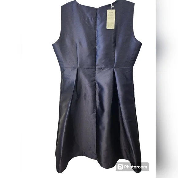 Buenos Ninos Beautiful Sleeveless Dress Dark Blue w Bold Red Floral Pattern - Picture 3 of 10